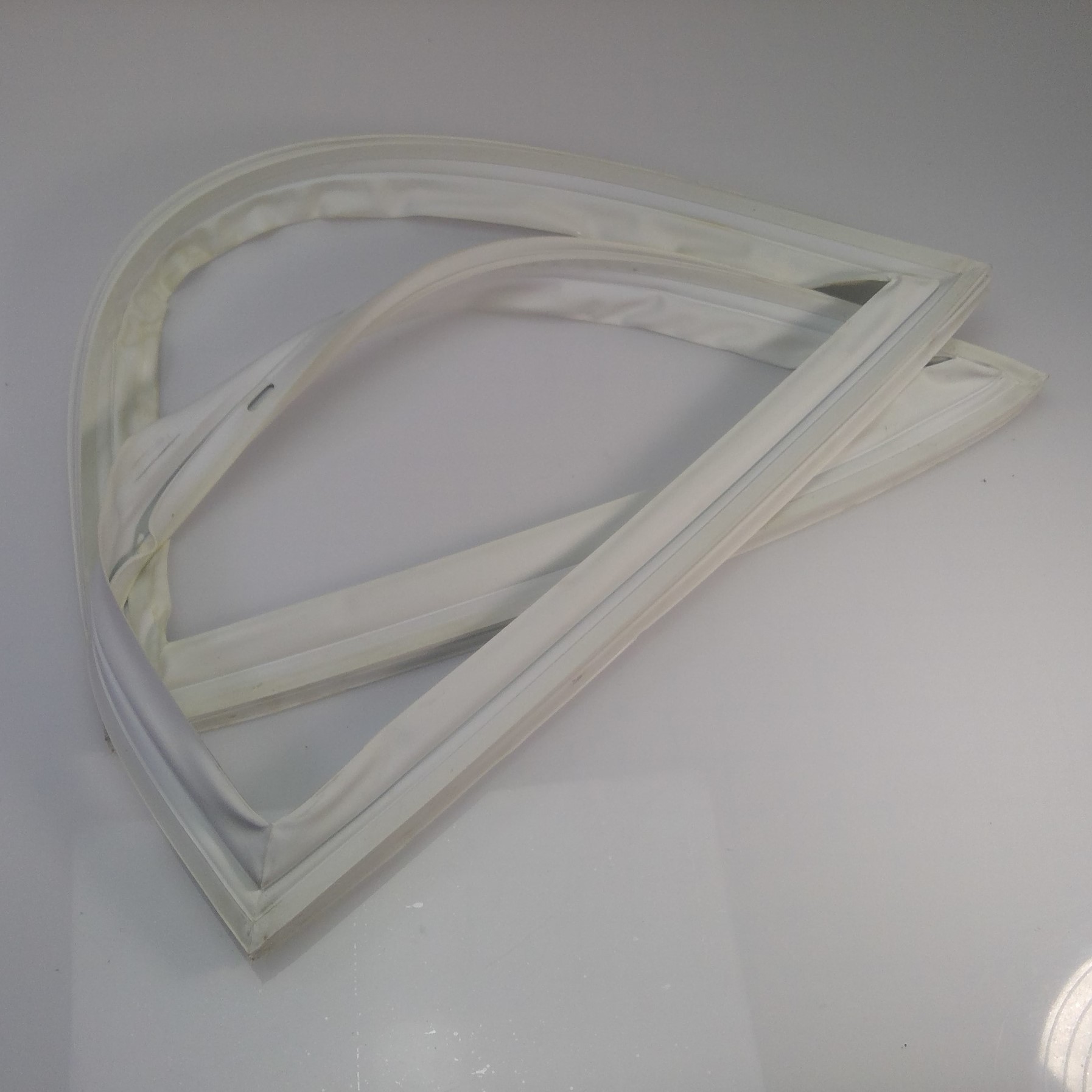 MAYTAG Refrigerator DOOR GASKET (Freezer) 61002055 WP61004009 Lorain