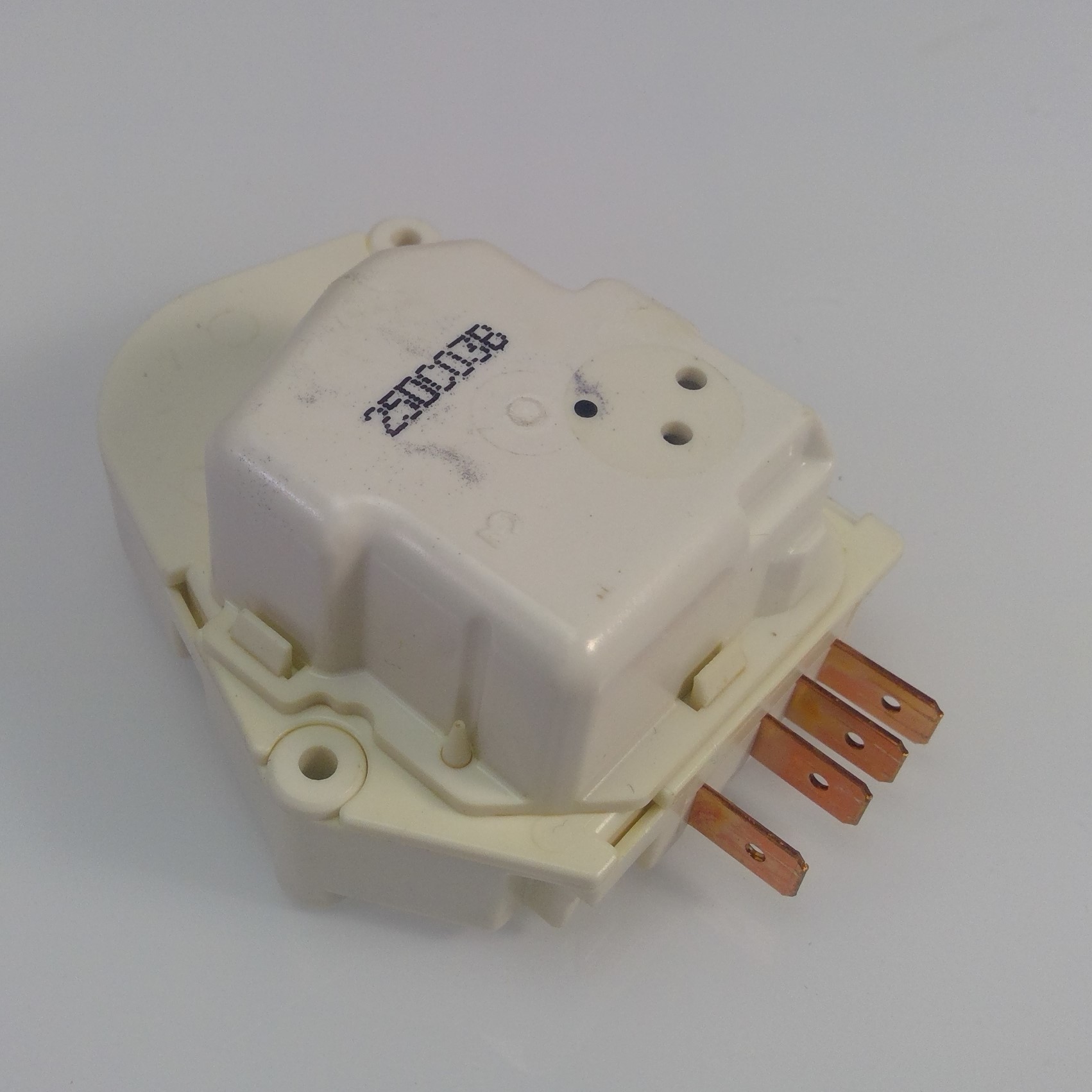 AMANA Refrigerator DEFROST TIMER WP67001036 12566301 AP6010261