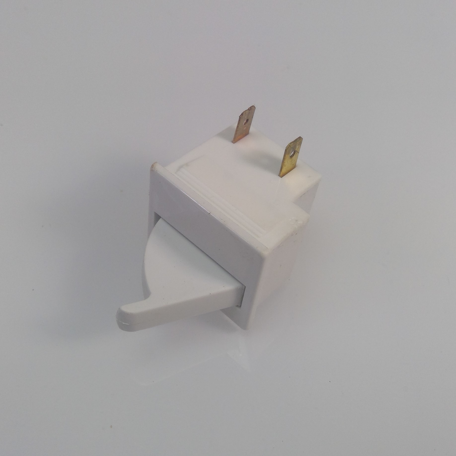 AMANA Refrigerator DOOR SWITCH WPC3680310 C3680310 AP6014581 PS11747823