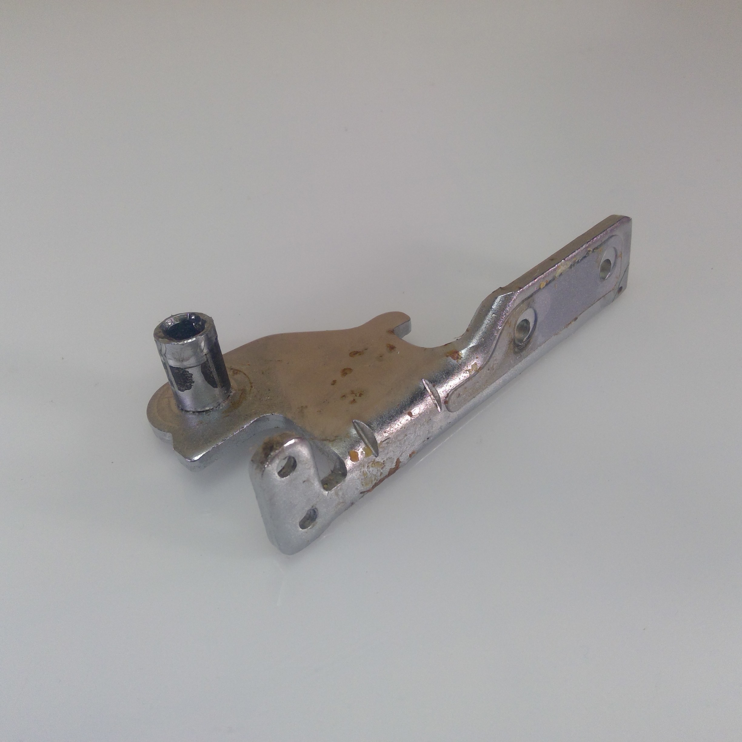 LG Refrigerator DOOR HINGE (Bottom Right) AEH71135338 1526173 AP4671258