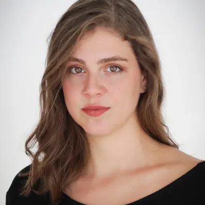 Julia Holoman