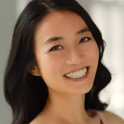 Yiqing Zhao
