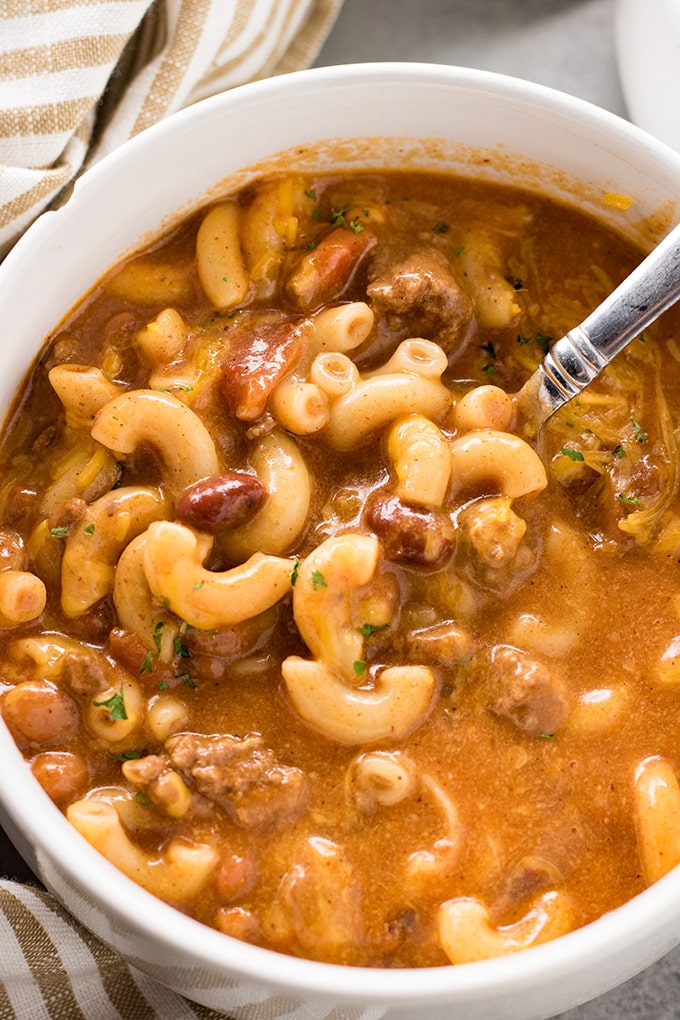 https://s3-us-east-2.amazonaws.com/thesaltymarshmallow/wp-content/uploads/2018/02/13225316/chili-macaroni-soup4.jpg