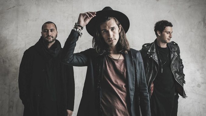 Charming Liars