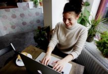 Should I Use WordPress: 10 Reasons to Use WordPress 10 reasons why you should use WordPress for personal lifestyle blogs or business websites