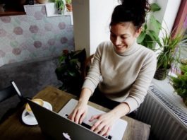 Should I Use WordPress: 10 Reasons to Use WordPress 10 reasons why you should use WordPress for personal lifestyle blogs or business websites