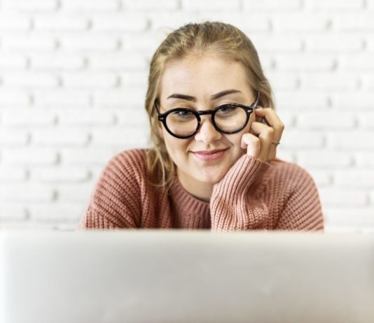 GreenGeeks vs BlueHost: A Web Hosting Comparison Find out the differences between GreenGeek & BlueHost web hosting plans.