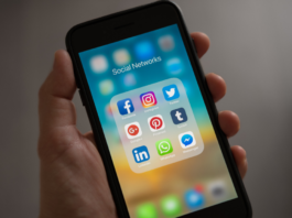 SmarterQueue vs Hootsuite Scheduler Comparison How to decide between SmarterQueue & HootSuite for social media schedulers. Great tips for business owners, bloggers, social media managers