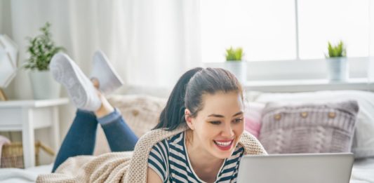 SmarterQueue vs Tailwind for Pinterest What's the best Pinteret Scheduler: Tailwind or SmarterQueue?