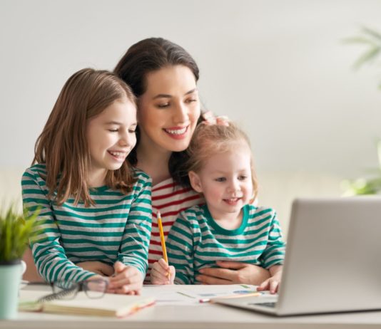 7 Inspiring Stories for Stay at Home Mom Entrepreneurs Success stories from stay at home mother entrepreneurs and how you can achieve that kind of success