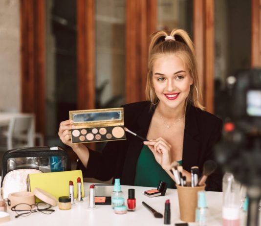 Top 10 Best Beauty Blog Ideas Thinking about starting a beauty blog? Here are ideas for your niche