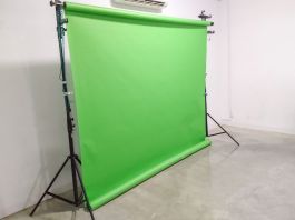 Top 15 Best Portable Green Screen with Stand Kits Make the background of your vlog & YouTube videos more interesting with a green screen. Find out the best deals for a portable one with a stand