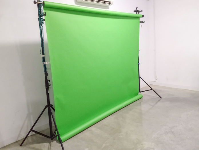 Make the background of your vlog & YouTube videos more interesting with a green screen. Find out the best deals for a portable one with a stand