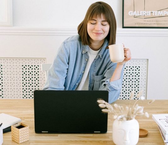 How to Easily Convert YouTube Video to Text for a New Blog Entry How to convert YouTube videos to text for a new blog entry