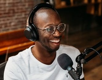 Top 25 Best Headphones for Podcasting 2022 25 best headphones for podcasting available online