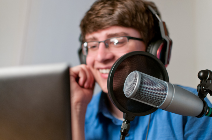 How you can create a successful fantasy football podcast & make money