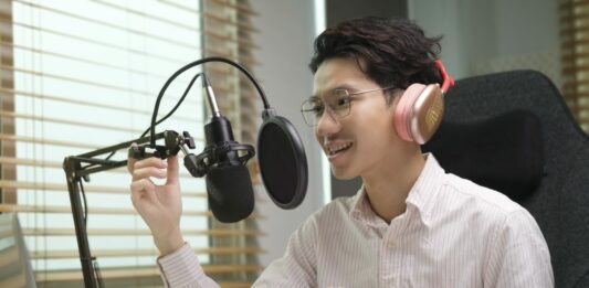 How to Start a Podcast About Chess How to start your very own podcast on chest