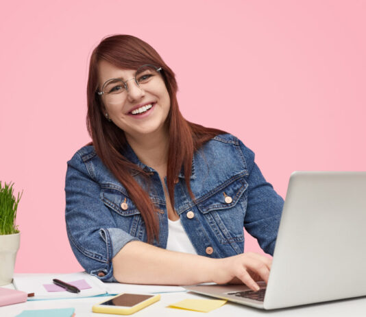 PLR Canva Templates Discount Happy woman buying PLR canva templates on sale